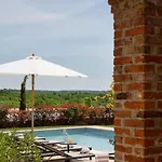 Rustic Cardamine With A Pool In Istria *